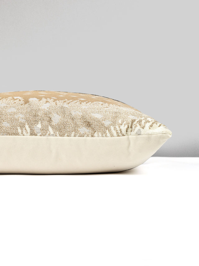 Scalamandre AL 0001TDDKBOHE ANTELOPE / VELVET PILLOW - Pillo