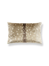 Scalamandre AL 0003MBDKBOHE ANTELOPE / VELVET PILLOW - Pillo