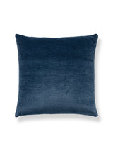 Scalamandre AL 0004TDDKBOHE ANTELOPE / VELVET PILLOW - Pillo