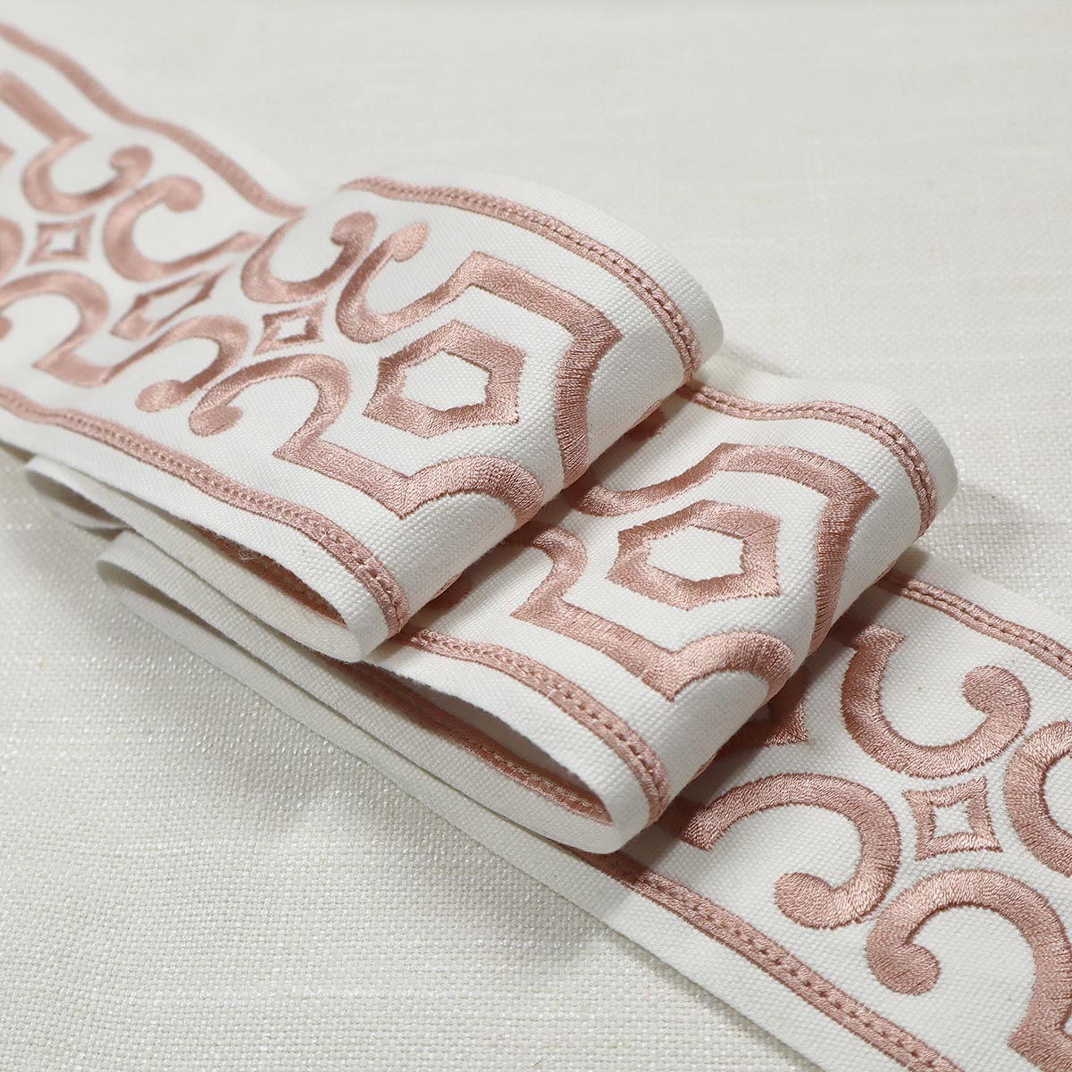 Eade’s AVEBURY EMB TAPE PETAL PETAL