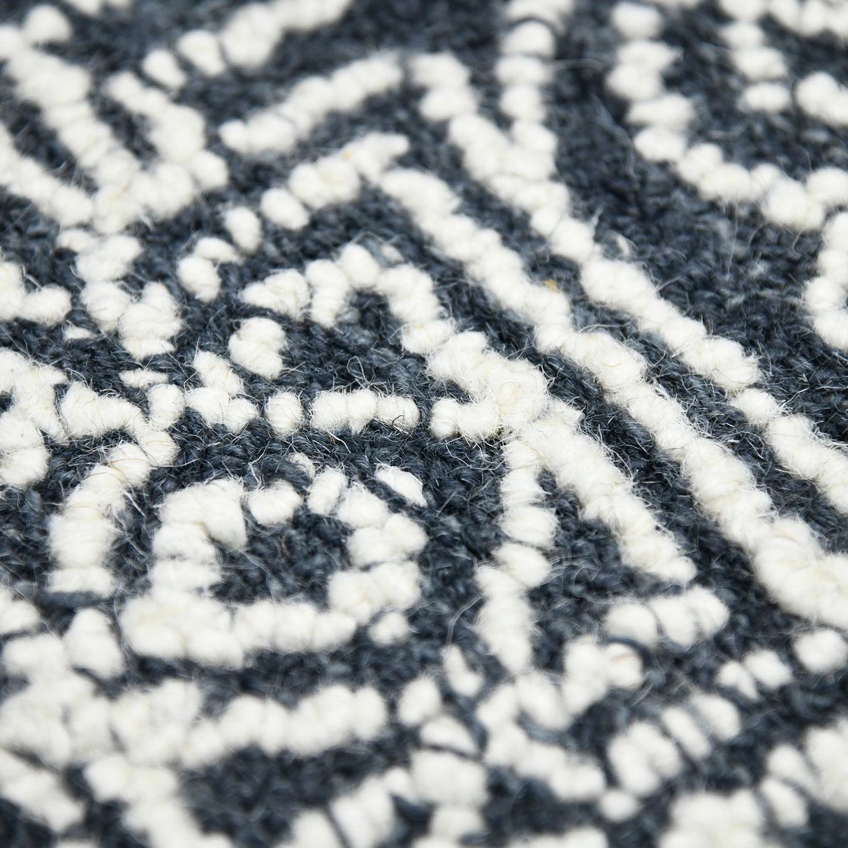 Amer Rugs BER-6 Berlin Farmhouse Geometric /White Area Rug