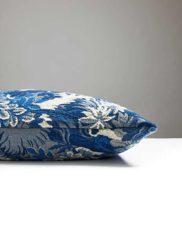 Scalamandre BZ 0062SDDK060W RIDGE EDGE PILLOW - Pillow Colle