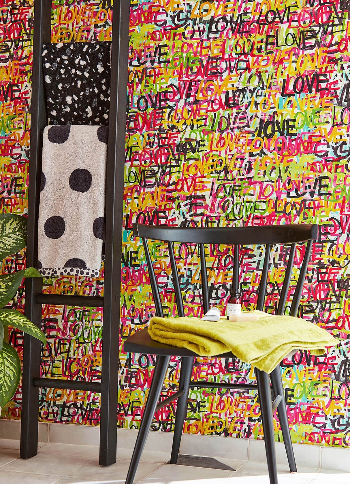 Ohpopsi CEP50119W Indio Chartreuse Love Scribble Wallpaper