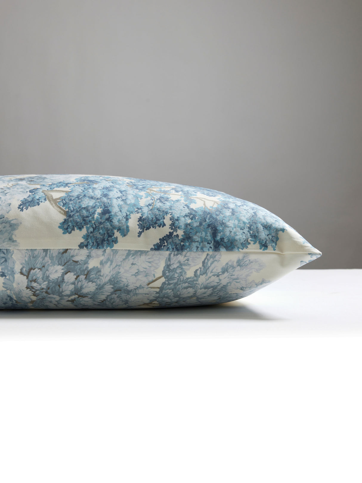 Scalamandre CN 0002SDDK0071 CENTRAL PARK PILLOW - Pillow Col