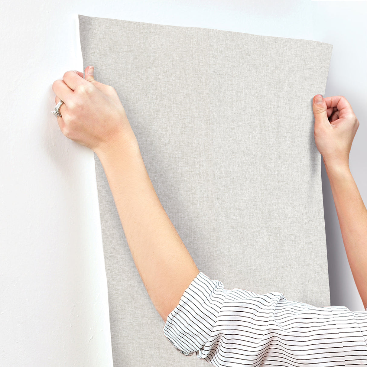 Candice Olson COD0651 Loominosity Silver Faux Linen Wallpaper