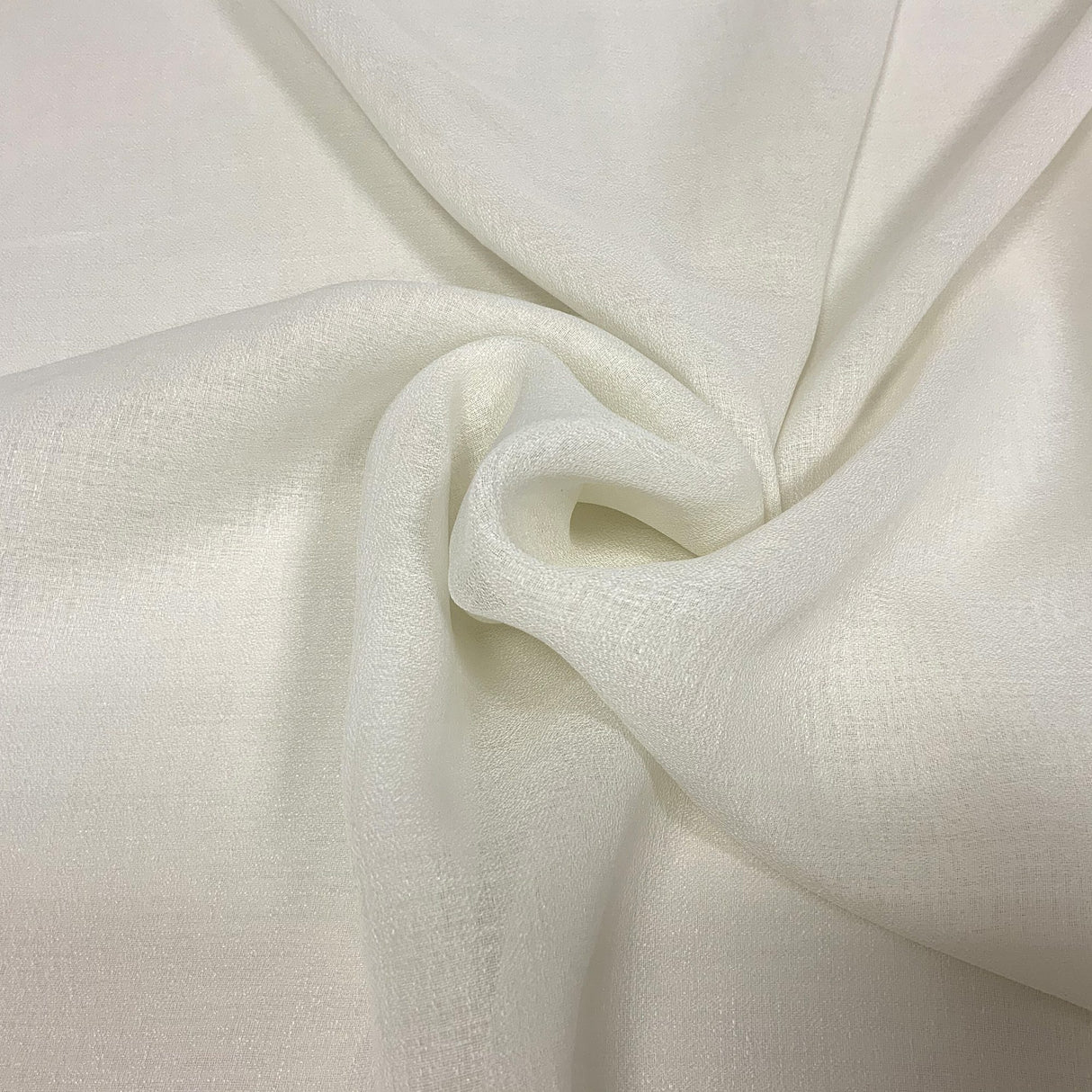  91-J8831 DAINTY Fabric - Eade's Wallpaper & Fabric