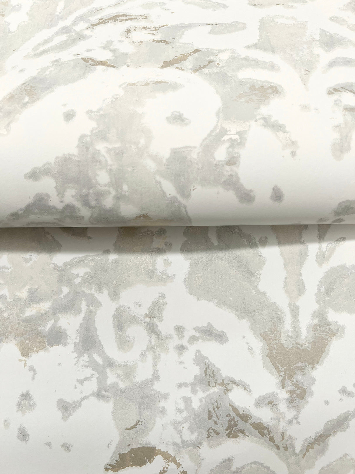 Eade’s Velvet Crush Damask Cream & Pearl