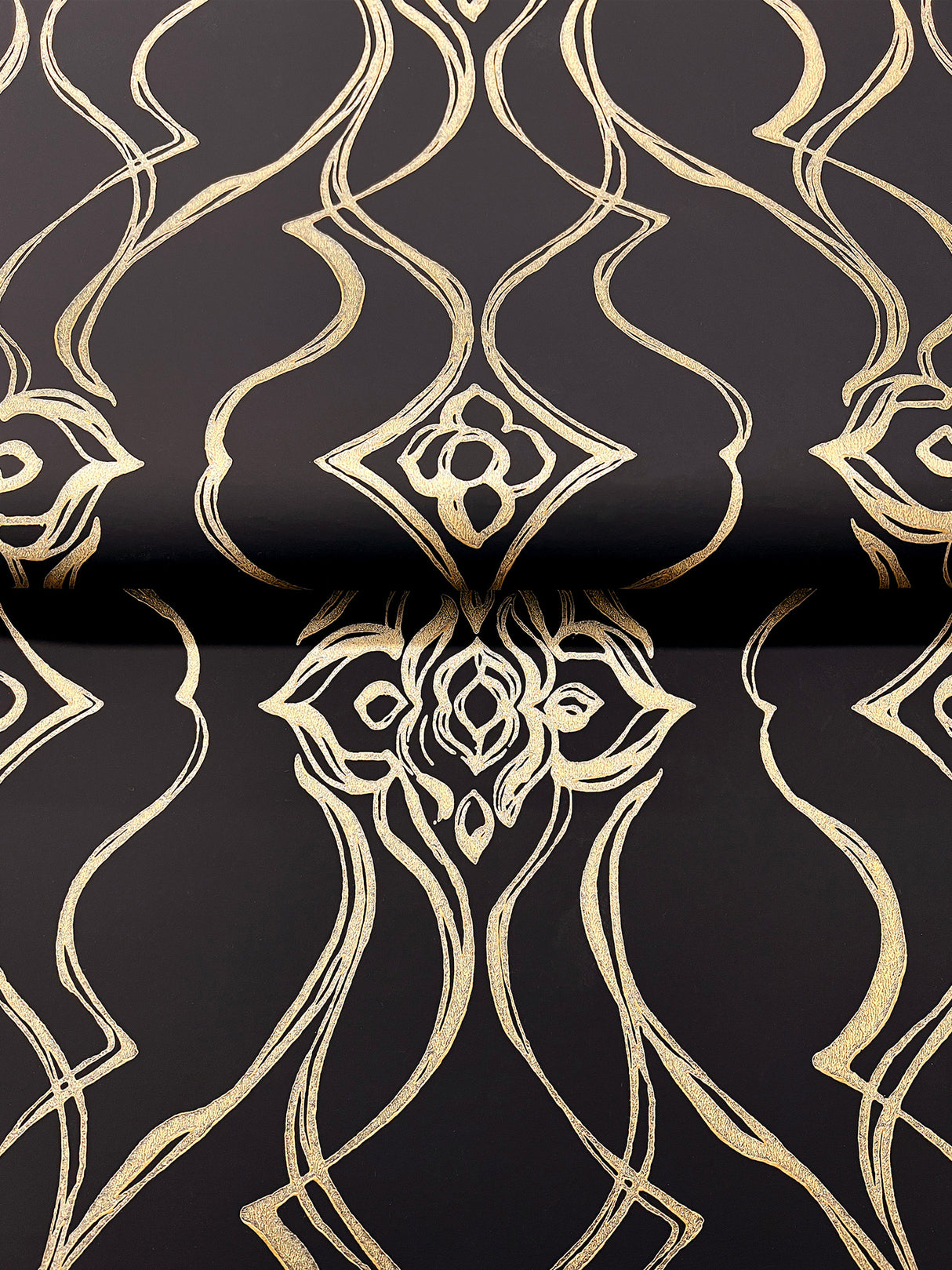Eade’s Pirouette Black & Gold