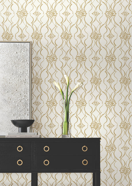 Eade’s Pirouette White & Gold