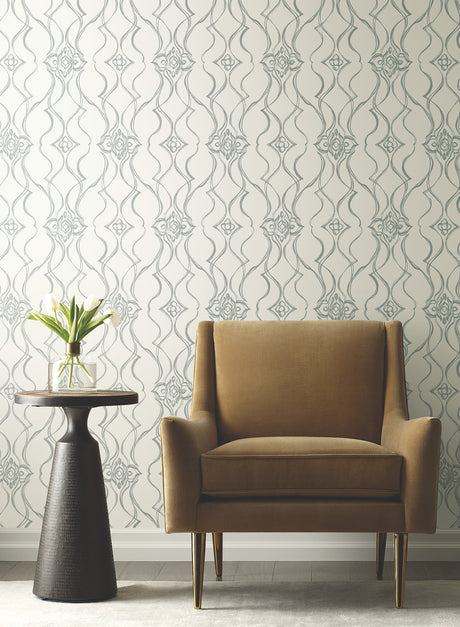 Eade’s Pirouette White & Silver
