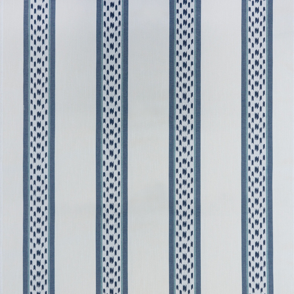GASTON Y DANIELA MILETO GDT5778.003.0 in AZUL Fabric - GASTO
