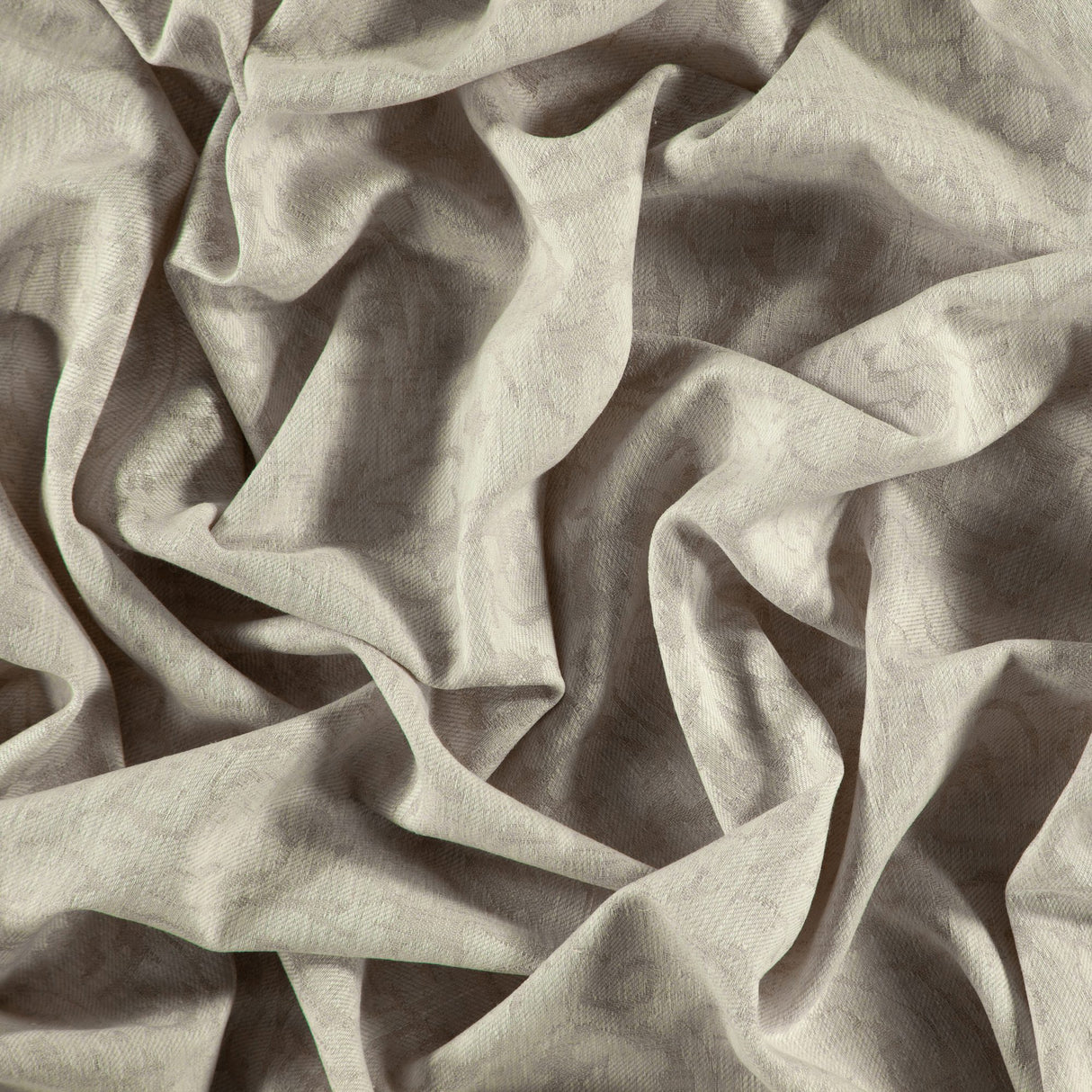  31-J8831 GENUINE Fabric - Eade's Wallpaper & Fabric