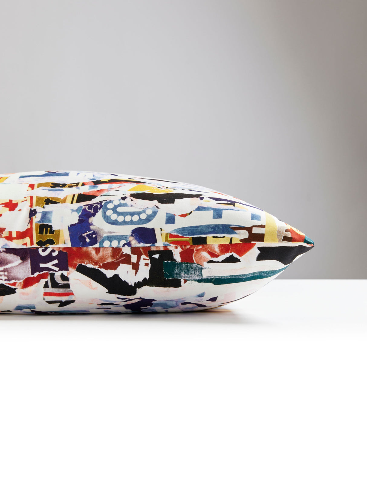 Scalamandre H0 0002METROPIL METROPOLITAIN PRINT PILLOW - Pil