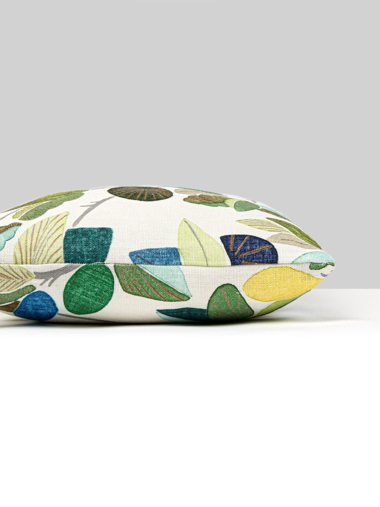 Scalamandre HN 0001LBDK16657 LINDEN PILLOW - Pillow Collecti