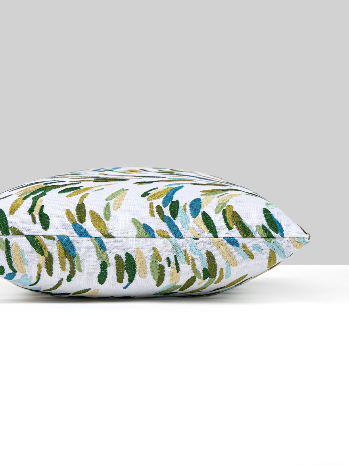 Scalamandre HN 0004LBDK27336 FOUNTAIN EMBROIDERY PILLOW - Pi