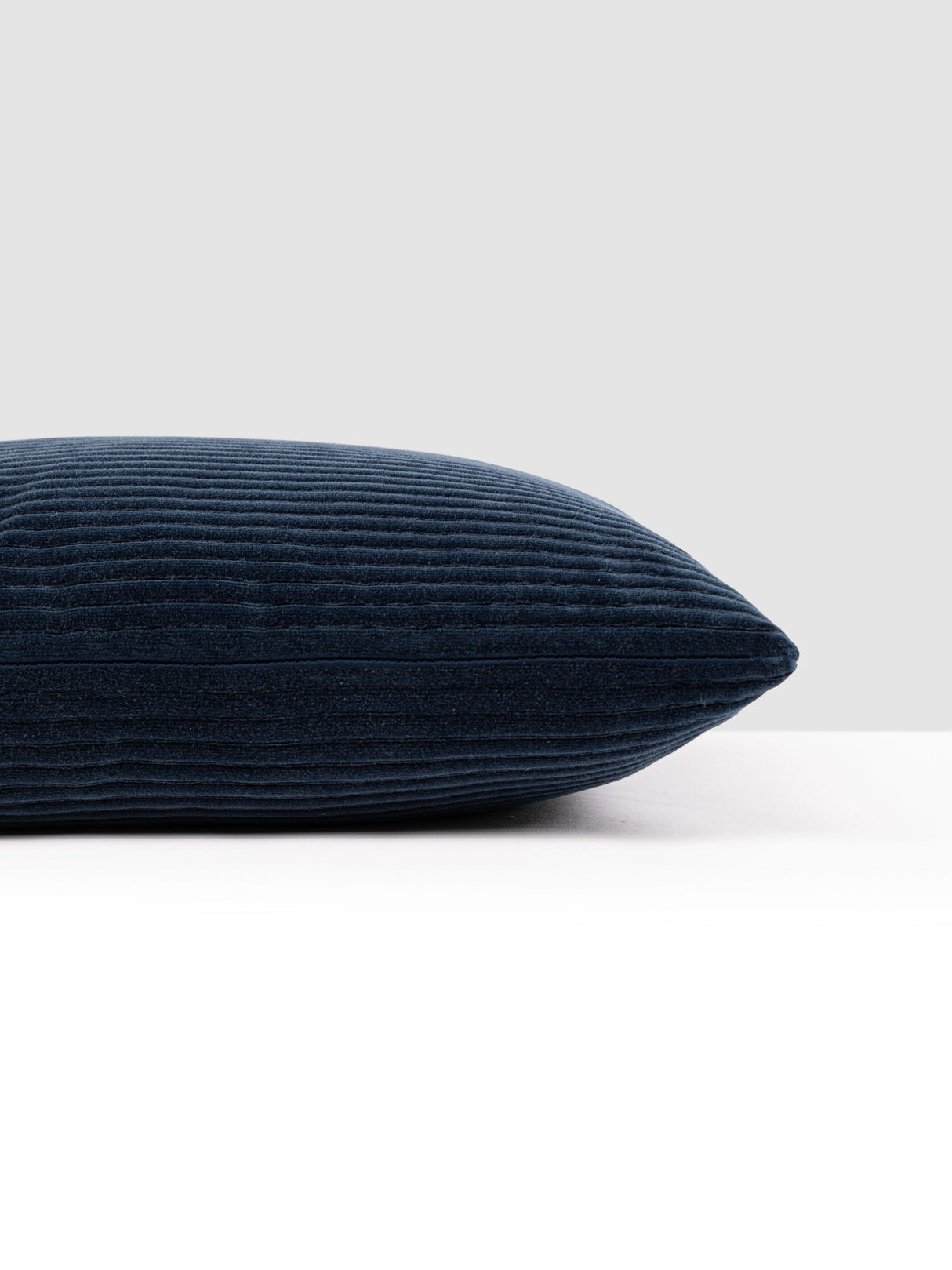 Scalamandre HN 0010SDDK42004 HIGHLIGHT PILLOW - Pillow Colle