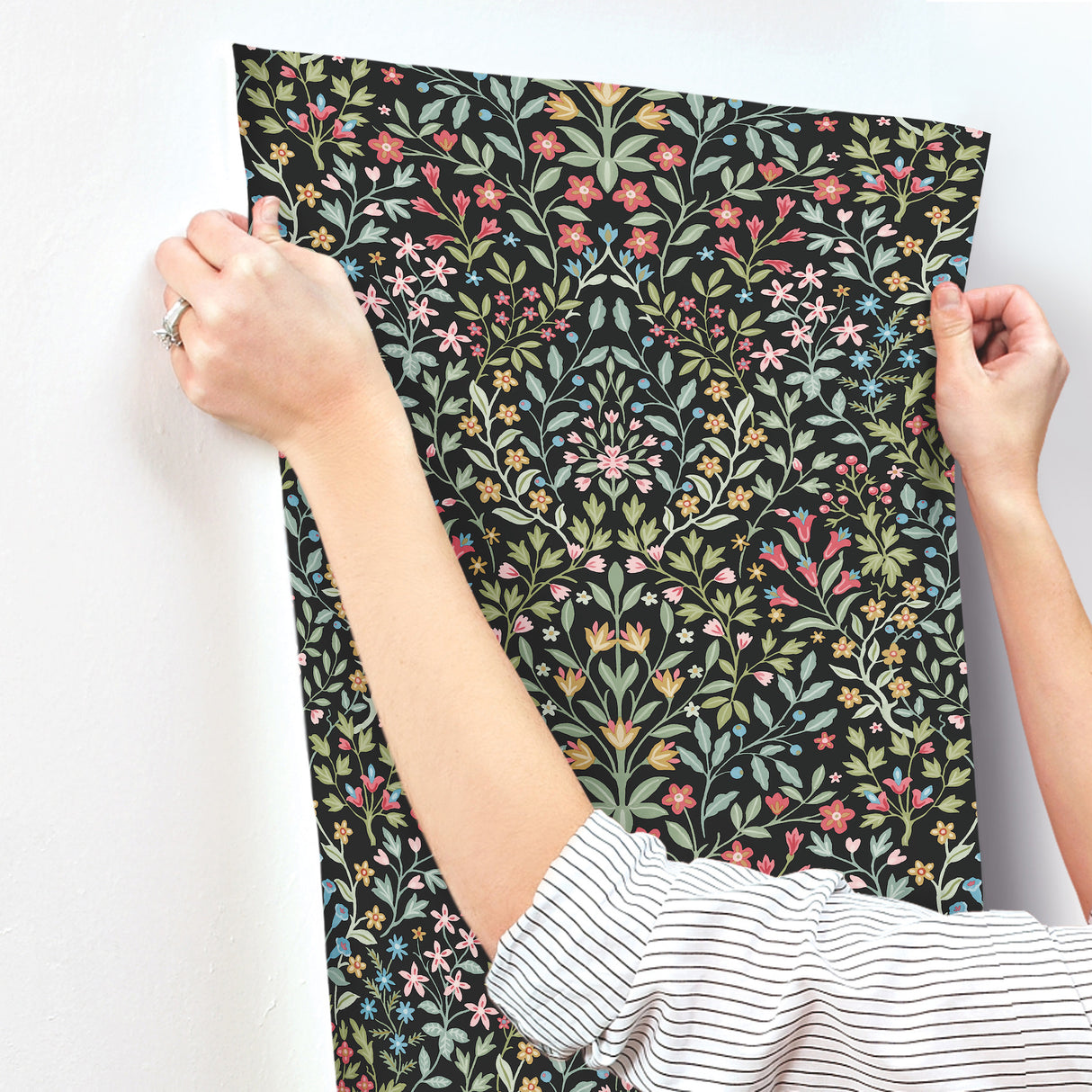 Magnolia Home MF4721 Garden Black & Multicolor Terrace Wallp