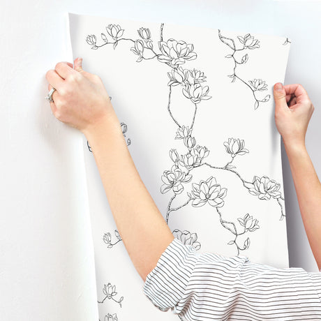 Magnolia Home MF4731 Magnolia Black Branches Wallpaper