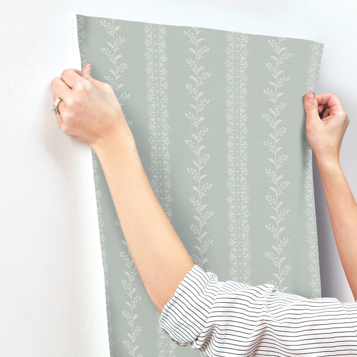 Magnolia Home MF4762 Everleigh Sage Wallpaper