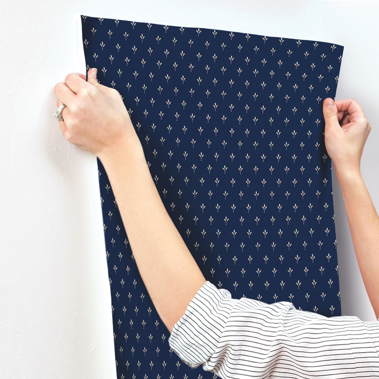 Magnolia Home MF4776 Charm Navy Wallpaper