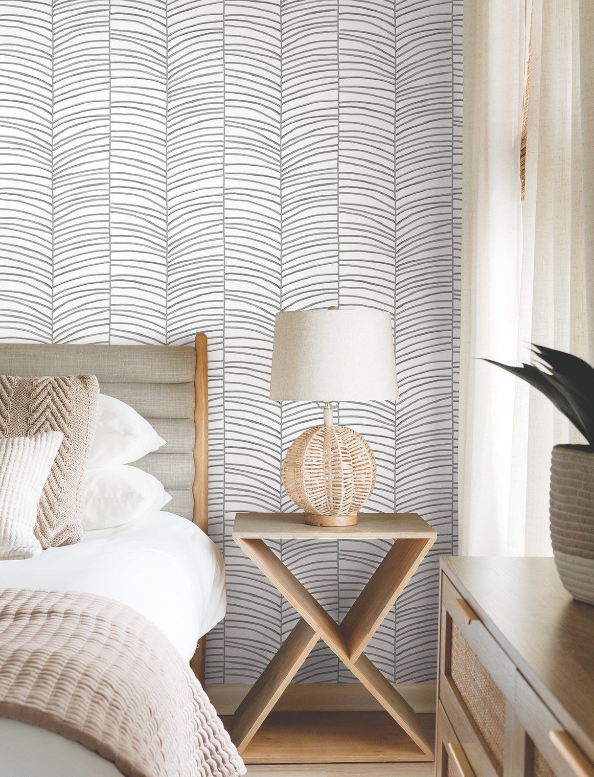 York MT5673 Cascade Palm Chevron Onyx Wallpaper - Eade's Wallpaper