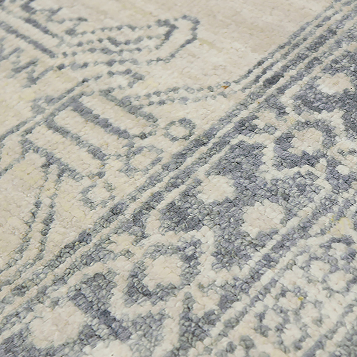 Amer Rugs NUI-3 Nuit Arabe Classic Bordered Area Rug