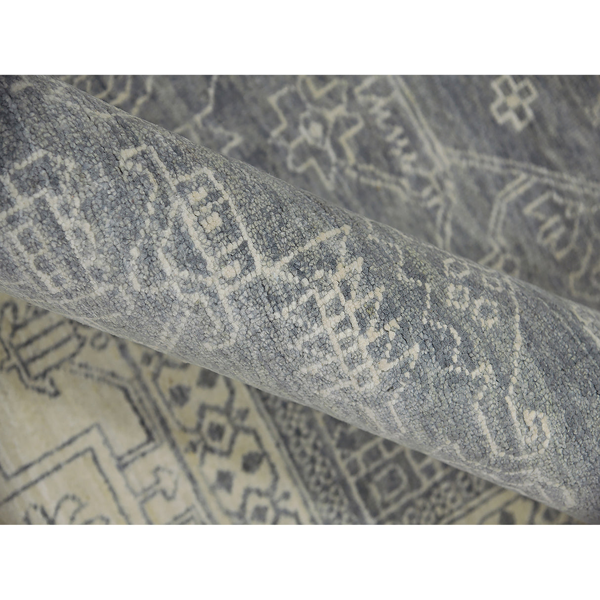 Amer Rugs NUI-3 Nuit Arabe Classic Bordered Area Rug
