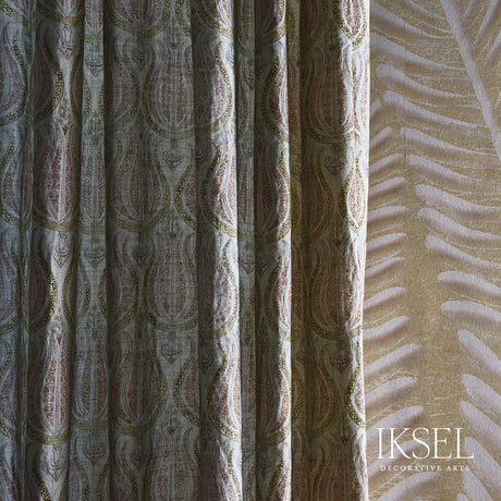 Schumacher RF211CS01 PLUMP TULIPS in ORIGINAL Fabric - IKSEL