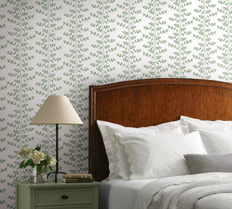 Rifle Paper Co. RF7424 Climbing Vine Gold Wallpaper