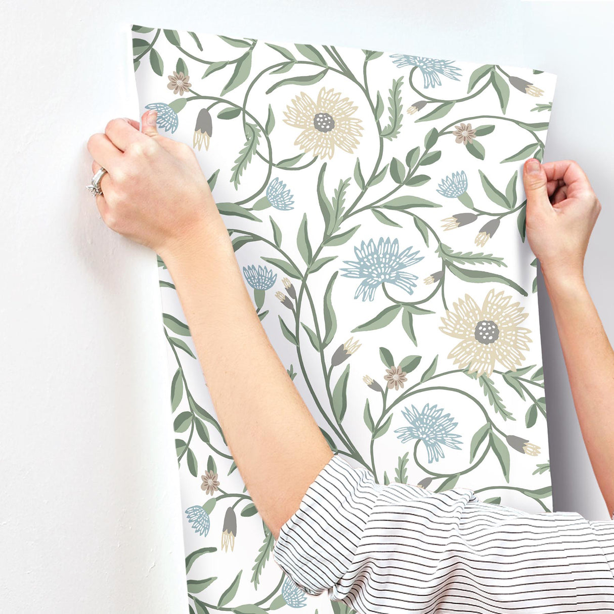 Rifle Paper Co. RF7431 Aster White Wallpaper