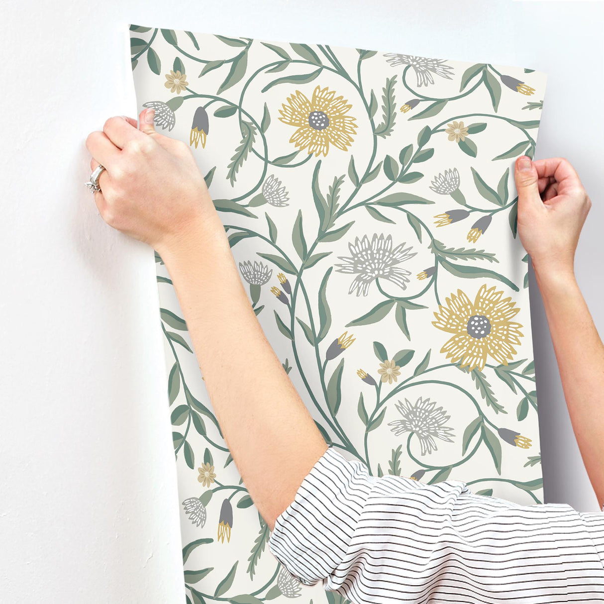 Rifle Paper Co. RF7432 Aster Gold Wallpaper
