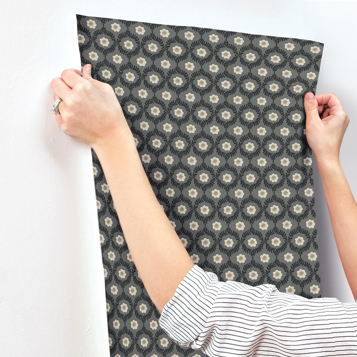 Rifle Paper Co. RF7442 Emma Black Wallpaper
