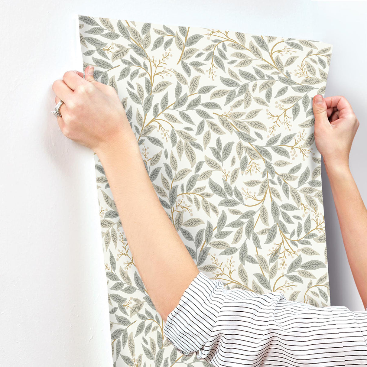Rifle Paper Co. RF7463 Willowberry Linen Wallpaper