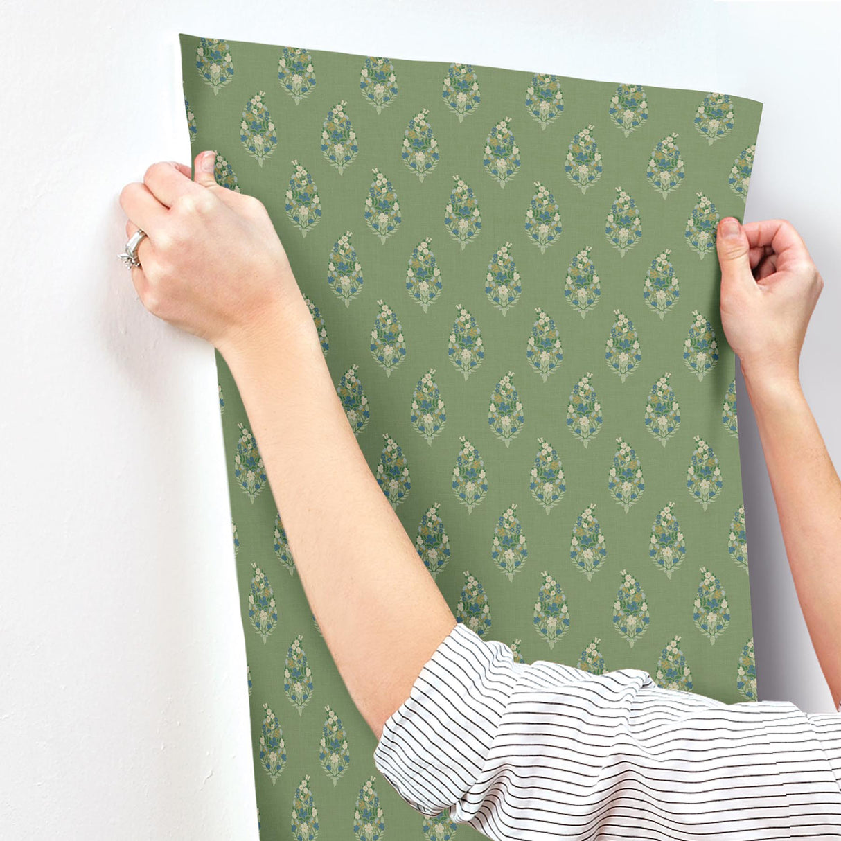 Rifle Paper Co. RF7471 Paisley Green Wallpaper