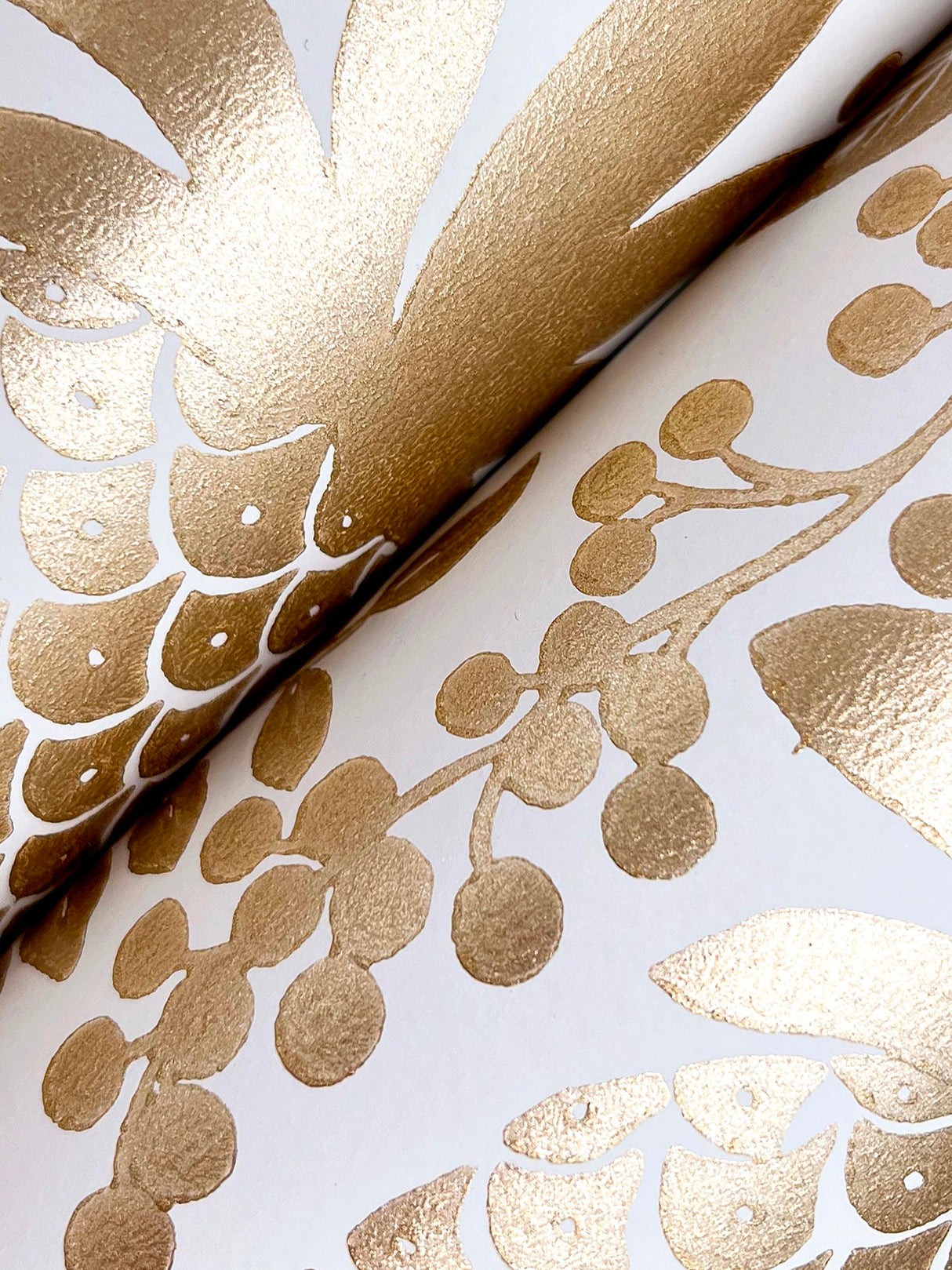 Rifle Paper Co. RF7482 Pineapple Damask Gold Wallpaper