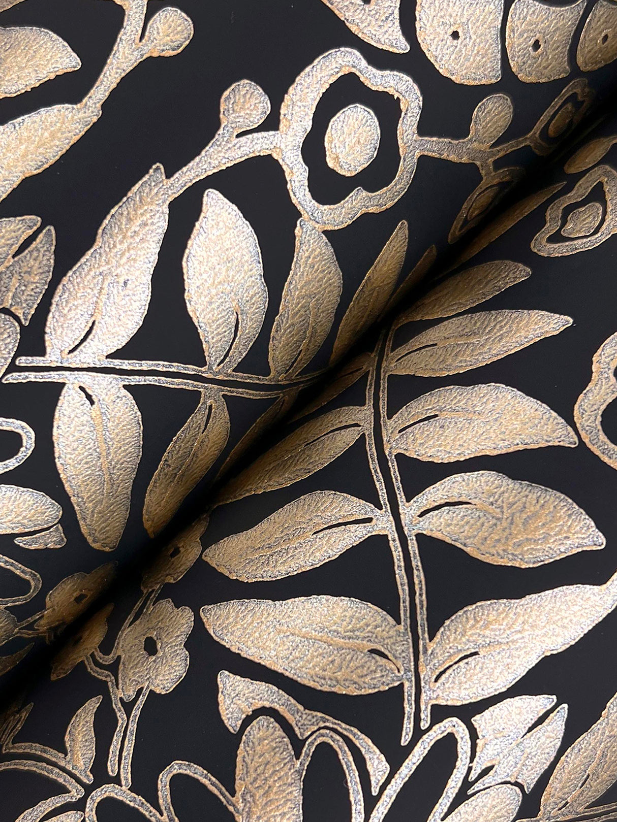 Rifle Paper Co. RF7483 Pineapple Damask Black Wallpaper
