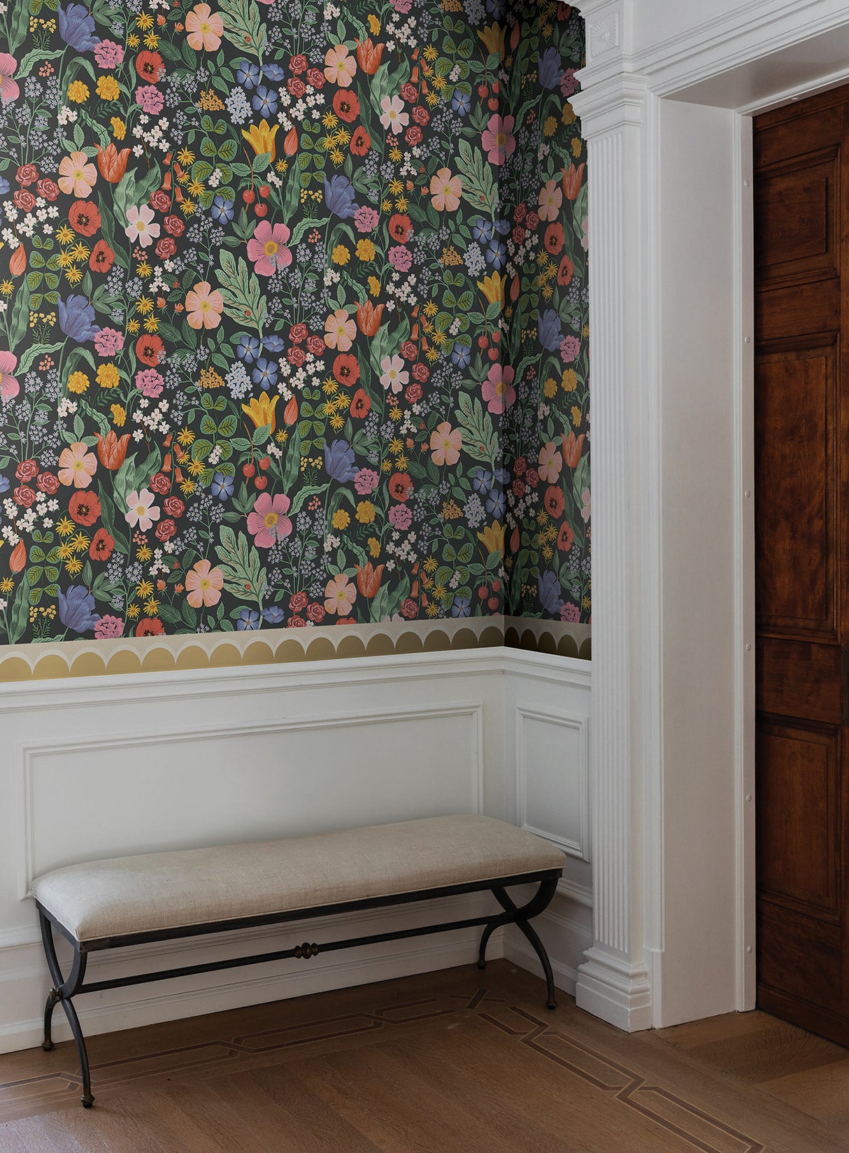 Rifle Paper Co. RF7491 Blossom Black Wallpaper