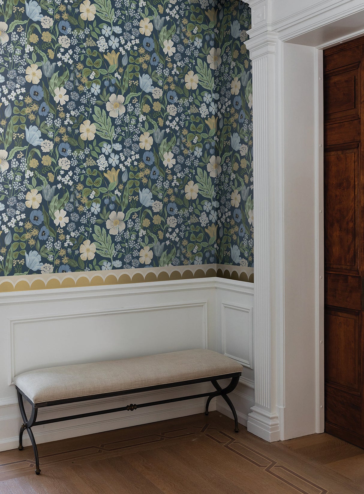Rifle Paper Co. RF7494 Blossom Navy Wallpaper