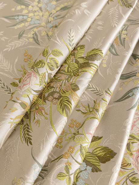 Scalamandre SB 00012046 SPRING BOUQUET FIORI ROSSETA Fabric - Eade's Wallpaper