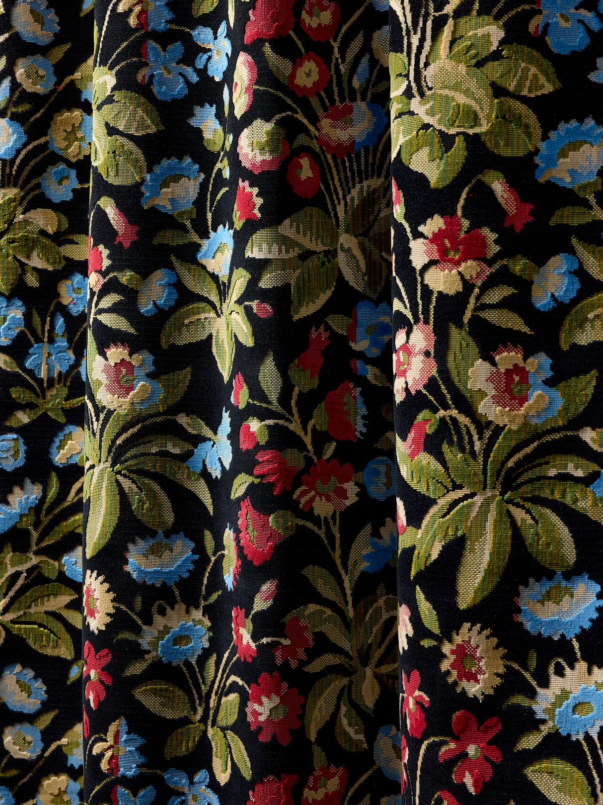 Scalamandre SC 000127328 JET MEADOW MILLEFLEUR VELVET Fabric - Eade's Wallpaper
