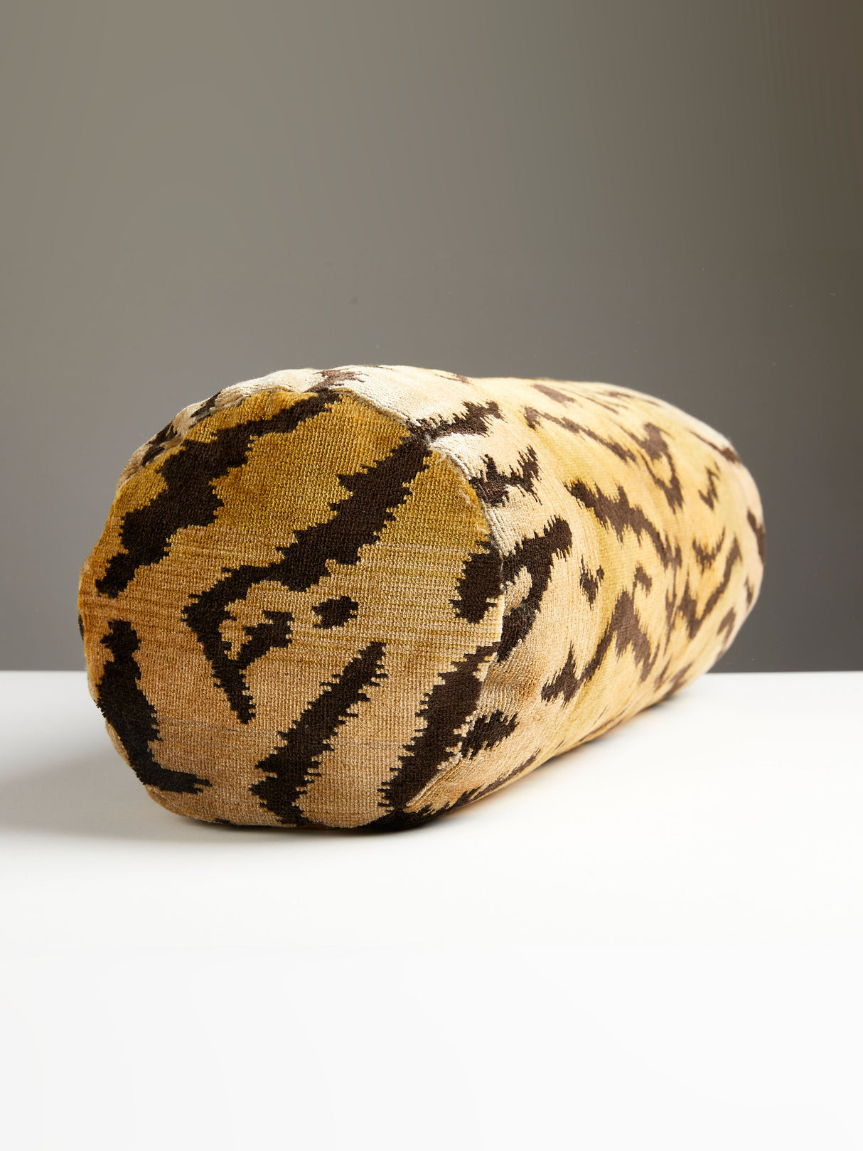 Scalamandre SC 0001BTIGRPILL TIGRE - SILK BOLSTER PILLOW - P