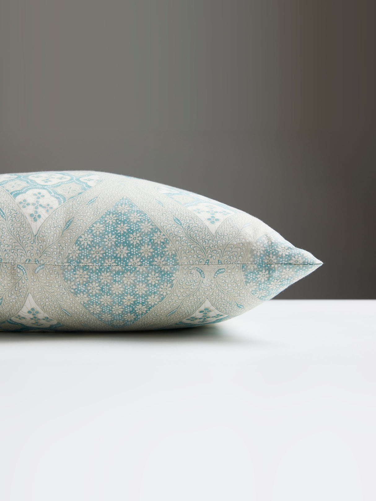 Scalamandre SC 0001FARRPILL FARRAH PRINT PILLOW - Pillow Col