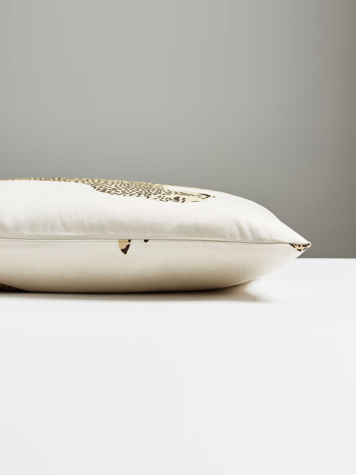 Scalamandre SC 0001LCHEETPIL LEAPING CHEETAH LUMBAR PILLOW -