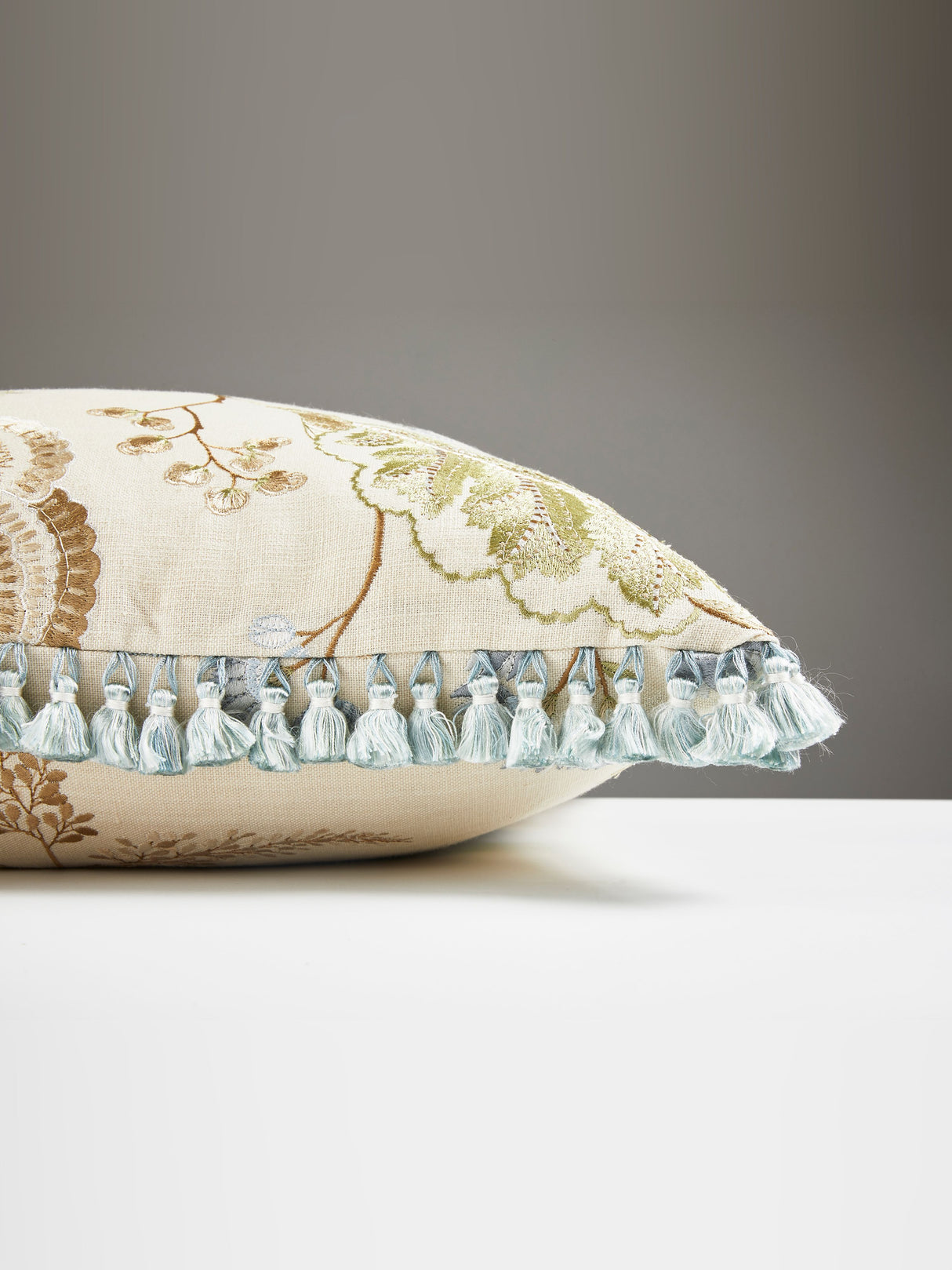 Scalamandre SC 0001PALAPILL PALAMPORE EMBROIDERY PILLOW - Pi