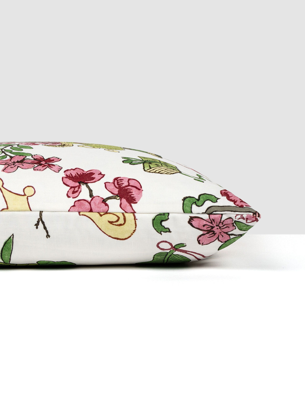 Scalamandre SC 0001SDDK16591 SHANGHAI BLOSSOMS PILLOW - Pill