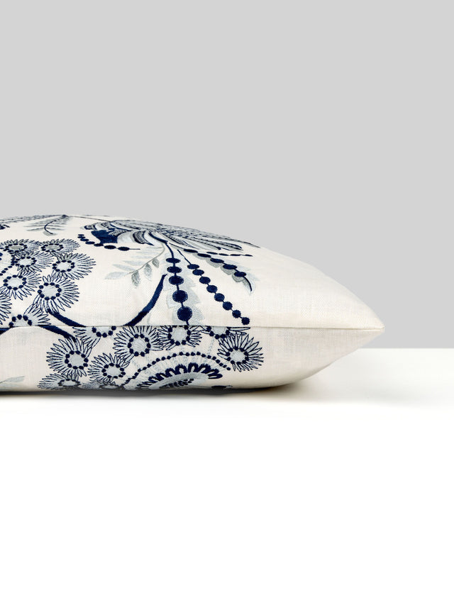 Scalamandre SC 0001SDDK27162 ANNELISE EMBROIDERY PILLOW - Pi