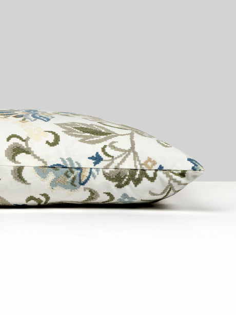 Scalamandre SC 0001SDDK27173 DELPHINE EMBROIDERY PILLOW - Pi