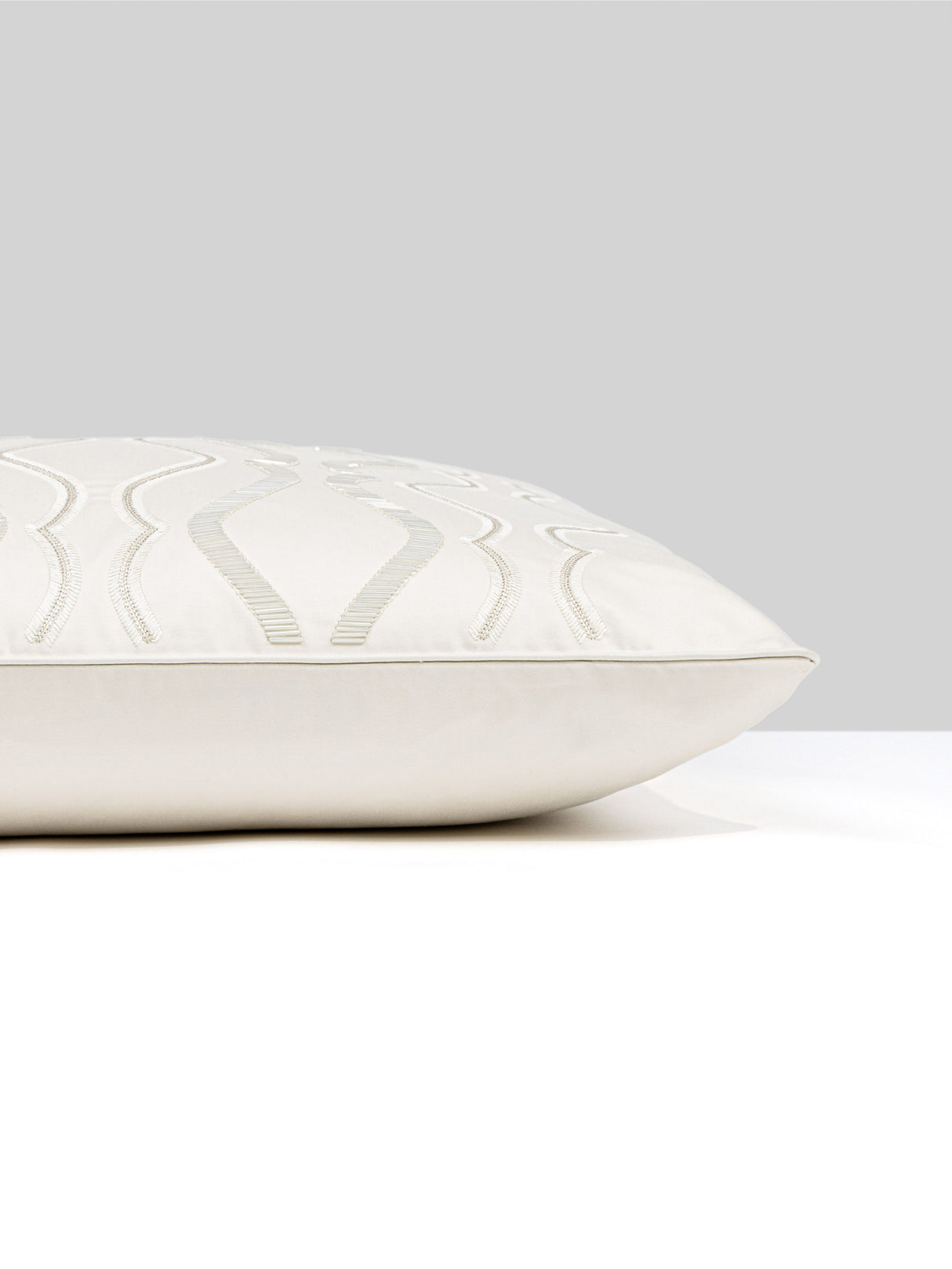 Scalamandre SC 0001SDDS88447 VALENTINA BEADED PILLOW - Pillo