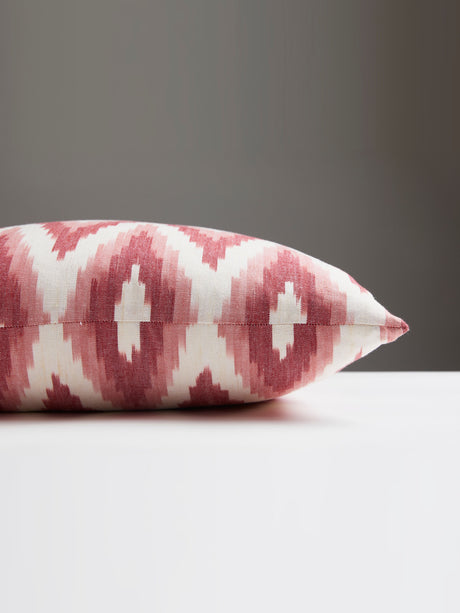 Scalamandre SC 0002ADRASPILL ADRAS IKAT WEAVE PILLOW - Pillo