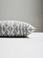 Scalamandre SC 0002BORNPILL BORNEO IKAT OUTDOOR PILLOW - Pil